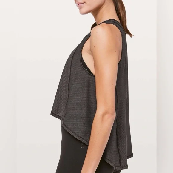 Lululemon To The Beat Tank lululemonXSoulCycle
Heathered Black Sz:8 *Reversible - Picture 2 of 12